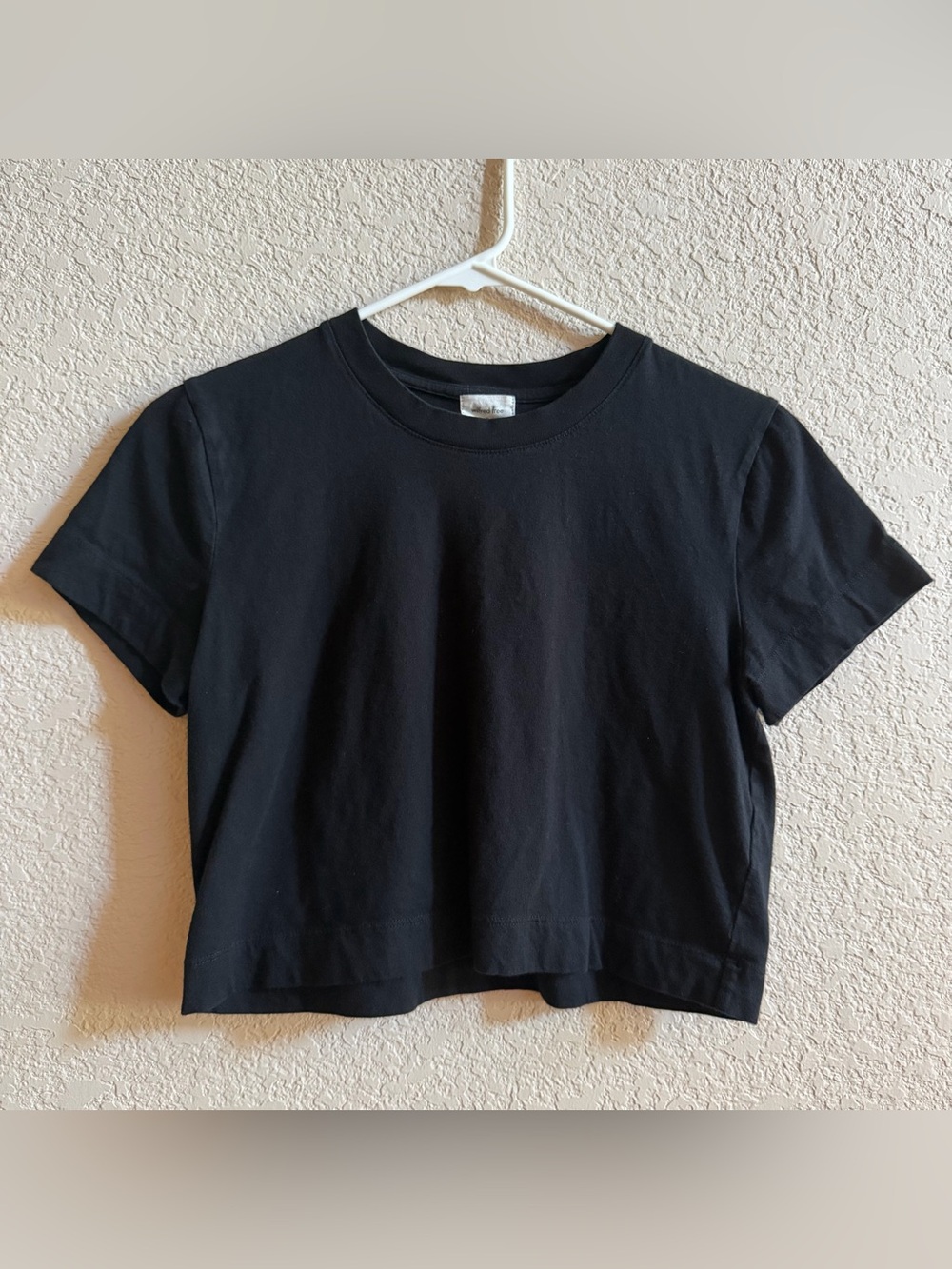 Wilfred Free Aritzia Women’s Size Small Normcore Black Cropped Top Short Sleeve
